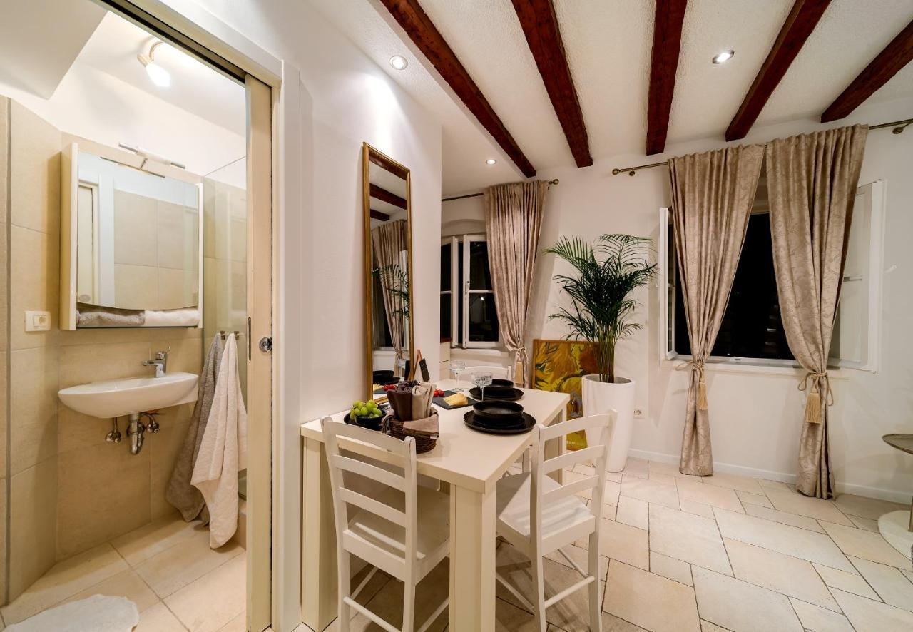 Charming Old Town Apartment Pjaca Split Buitenkant foto