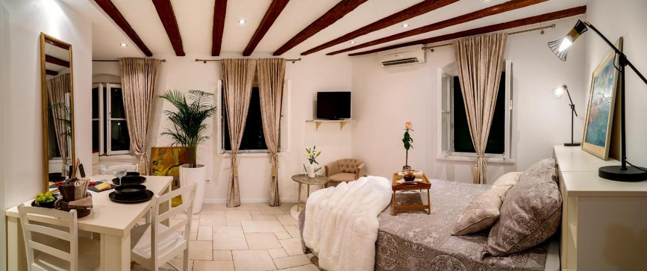 Charming Old Town Apartment Pjaca Split Buitenkant foto