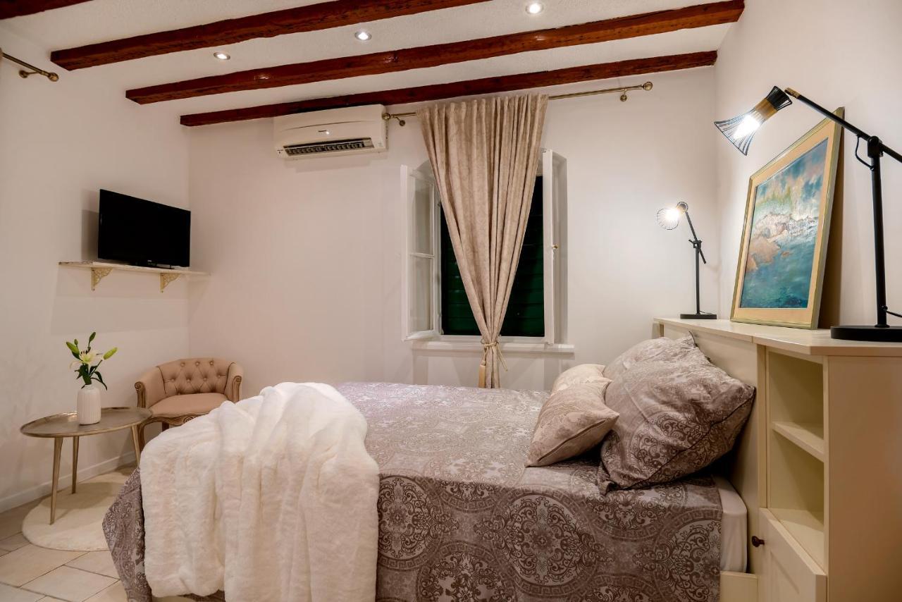 Charming Old Town Apartment Pjaca Split Buitenkant foto